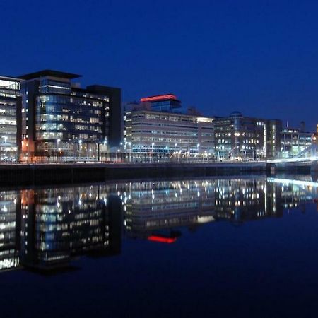 Glasgow City Centre - The Penthouse With Riverviews - Exterior photo