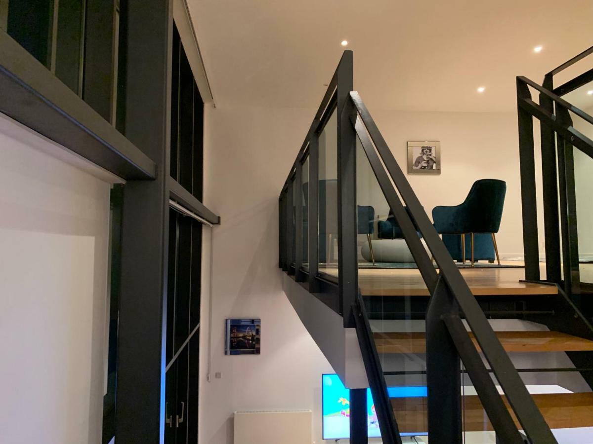Glasgow City Centre - The Penthouse With Riverviews - Exterior photo