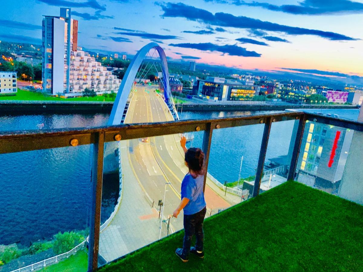Glasgow City Centre - The Penthouse With Riverviews - Exterior photo