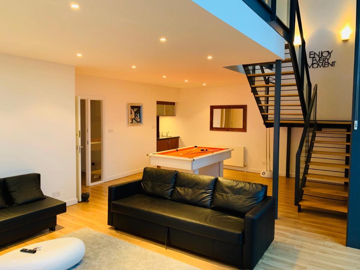 Glasgow City Centre - The Penthouse With Riverviews - Exterior photo